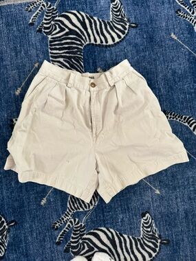 GAP Cream High-Waist Pleated Women’s Shorts